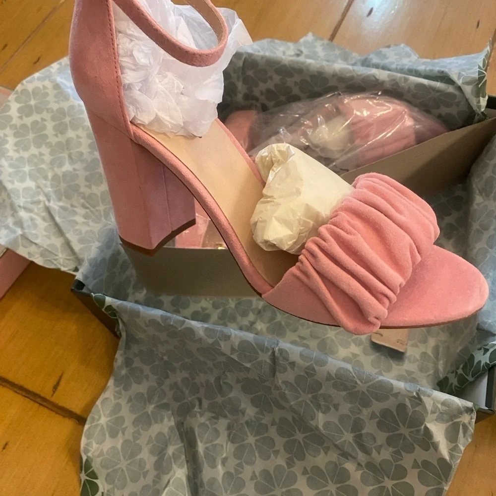 Kate Spade Pink Suede Mona Block Heel New in Box size 9